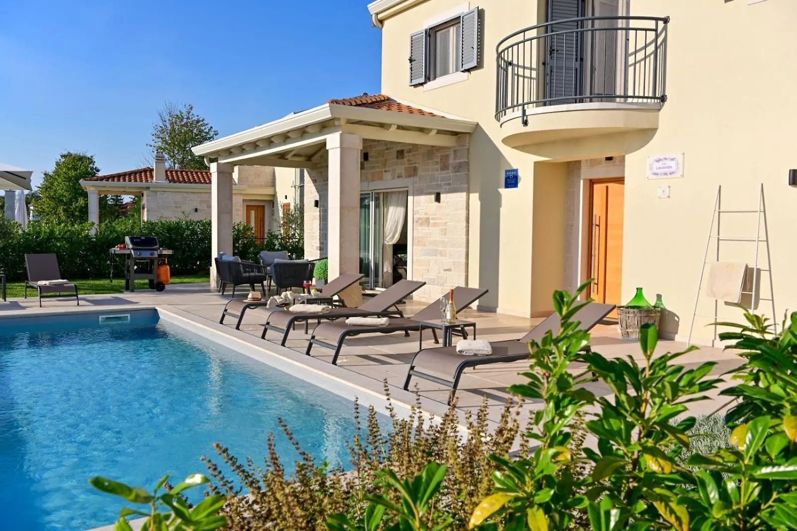 Villa Vila Lavanda Muntrilj
